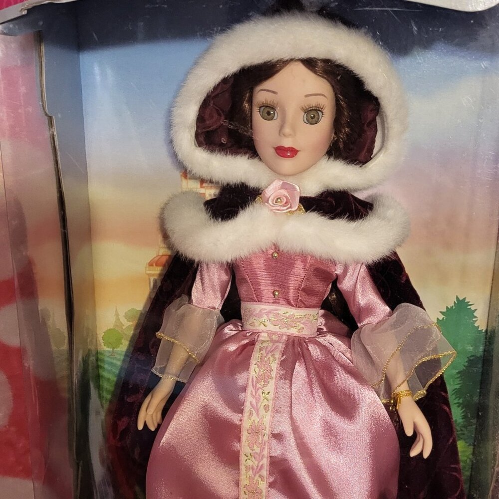 Disney Belle Porcelain Keepsake Doll Avon Exclusive 2002 – brass key - Picture 4 of 4